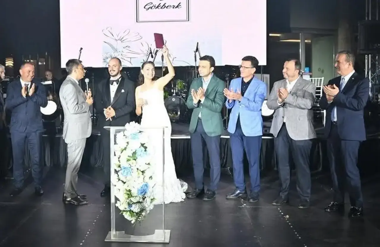 Antalya Gençlik ve Spor İl Müdürü Yavuz Gürhan’ın oğlu Gökberk Gürhan ve Özge Nasırcılar Evlendi 6