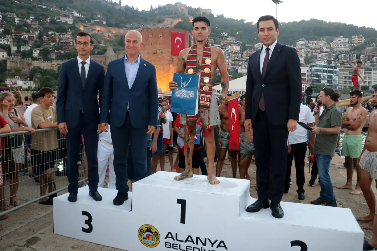 Antalya'nın İlçelerinde Kabotaj Coşkusu: Sahillerde Tarihi Rekorlar Kırıldı 8