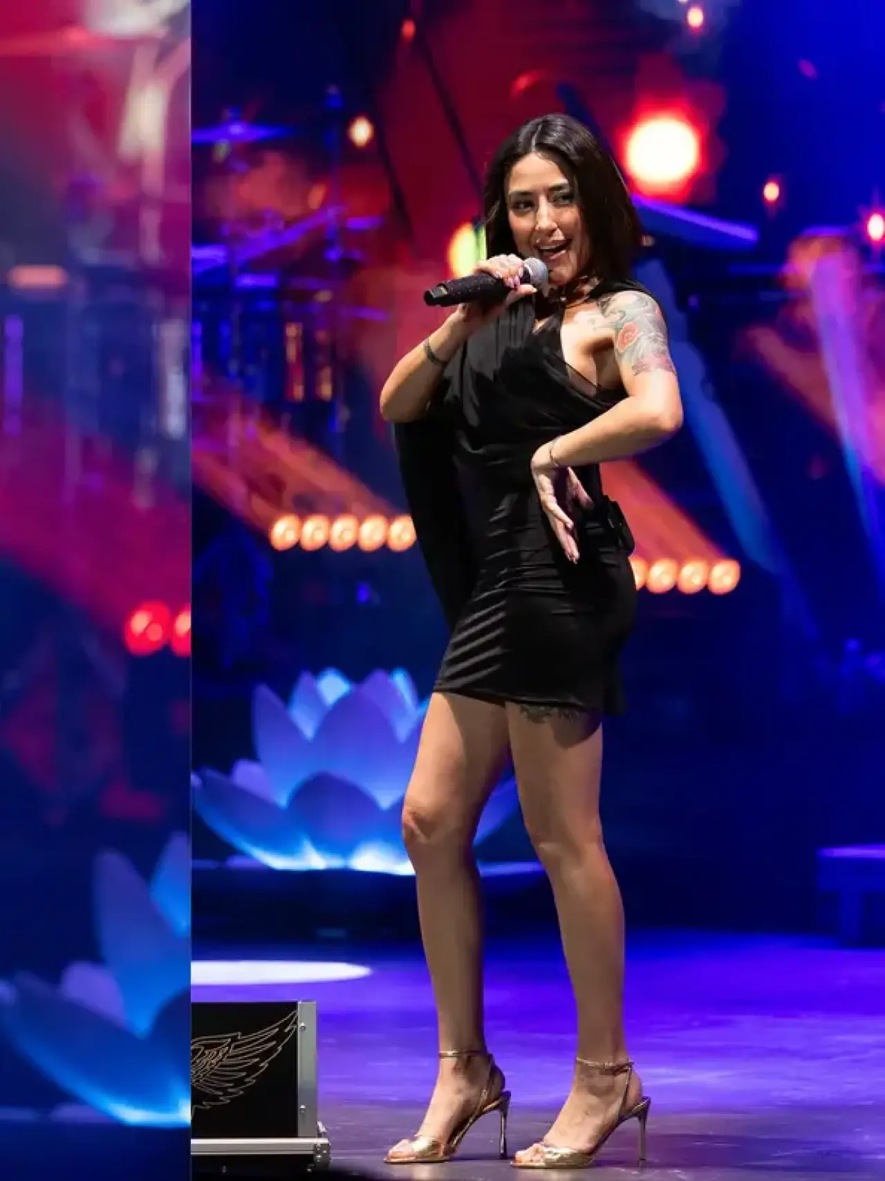 Melek Mosso Antalyalı Hayranlarıyla Buluştu! Dansları Geceye Damga Vurdu 3