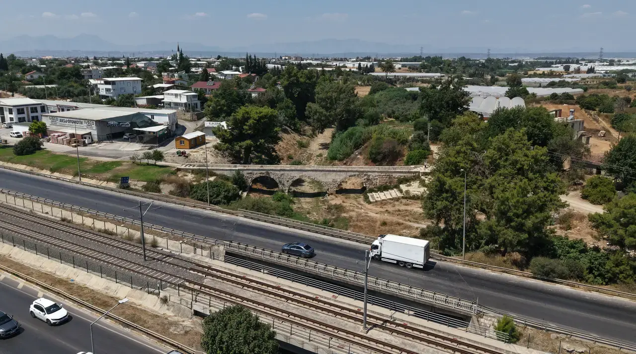 Aksu'daki Çifte Köprünün Sırrı: 800 Yılın Farkı Aynı Karede 3