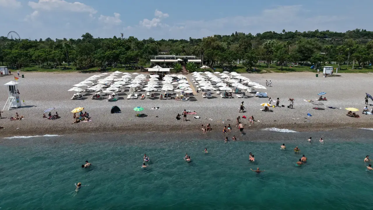 Akdeniz'in Mavi Sularına Sığındılar 5