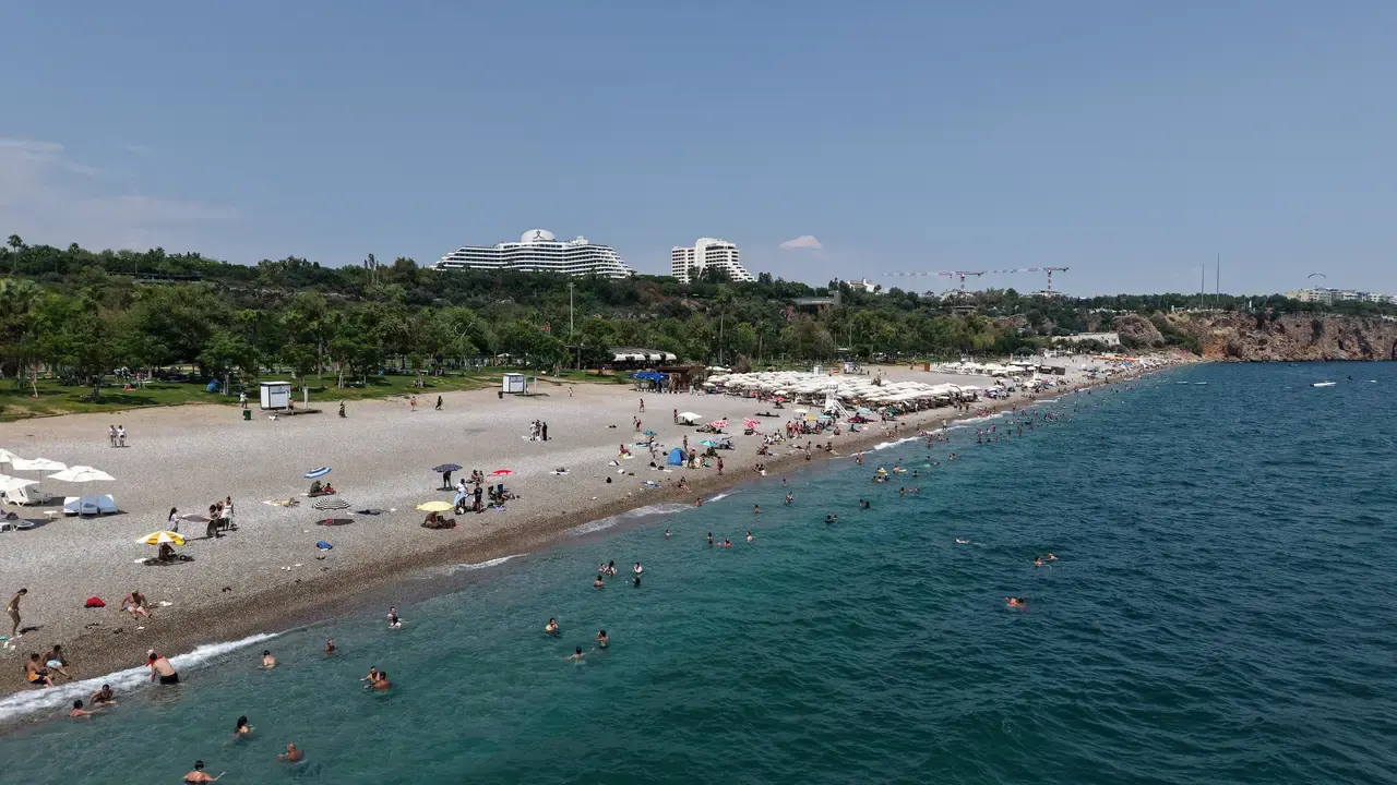 Akdeniz'in Mavi Sularına Sığındılar 3