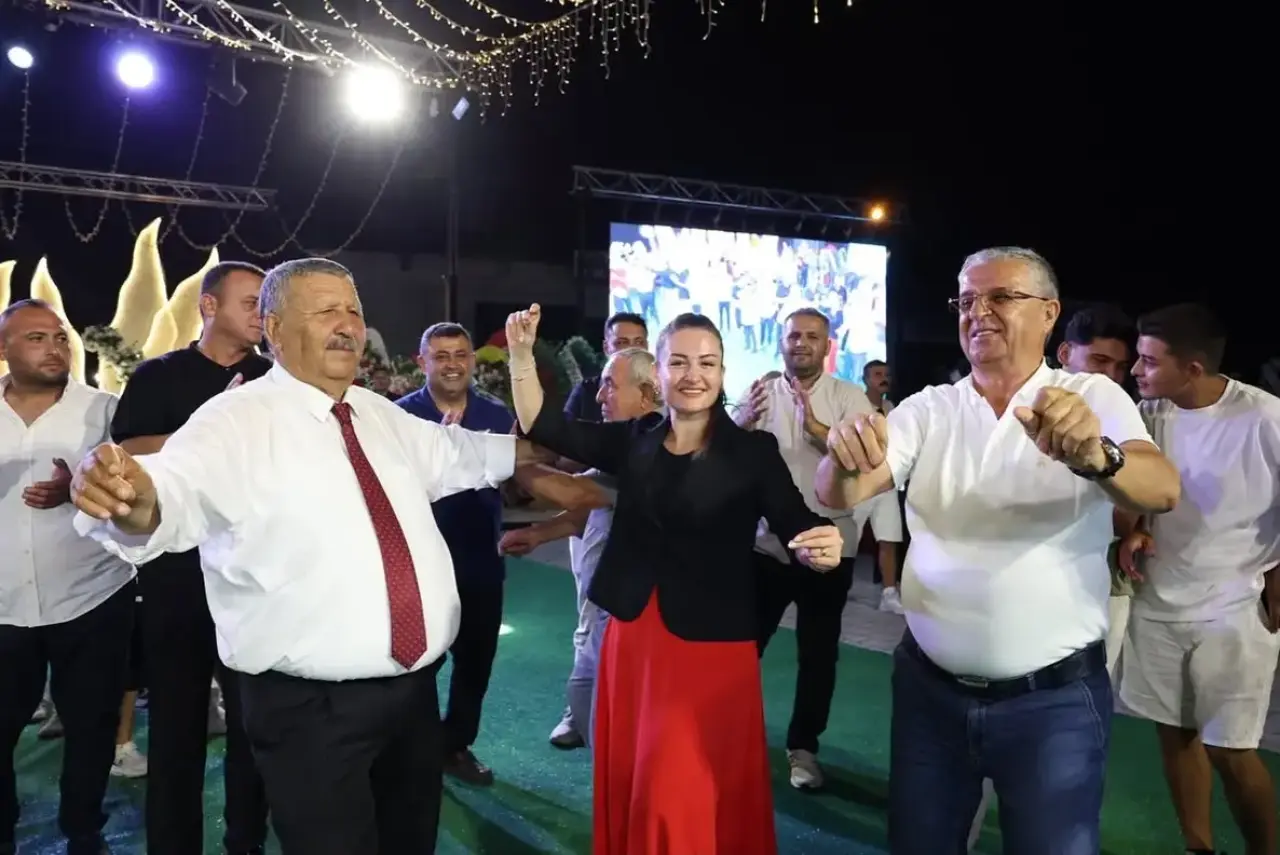 Kaş Belediye Başkanı Nikahı Bizzat Kıydı: Oğlu Erhan Demirhan ile Sena Ovalı Evlendi 5
