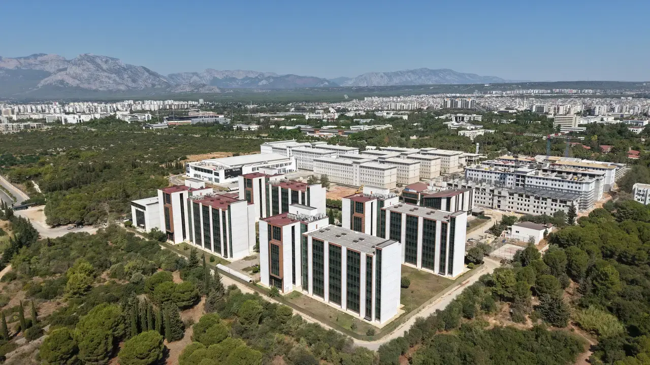 Kiraların 40 Bin Lirayı Aştığı Bölgede Deniz Manzaralı Üniversite Yurdu 3