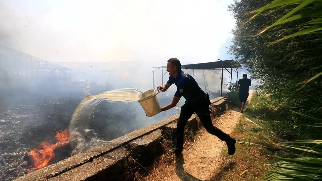 Muratpaşa'da 6 Farklı Noktada Yangın 4