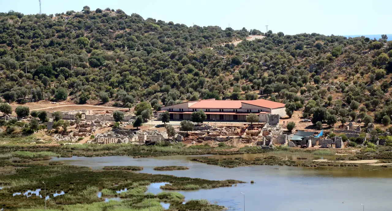 Demre Myra-Andriake Kazılarında Antik Mor Boya Fabrikası Keşfedildi 1