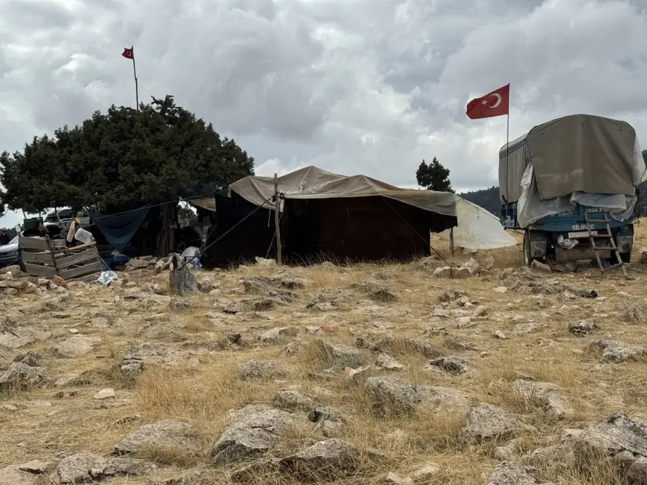 Sarıkeçililerin Son Devecisi 'Kuş Ali' Asırlık Göç Geleneğini Yaşatıyor 13
