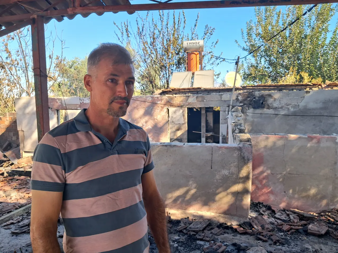 Serik Orman Yangını 9 Saat Sonra Kontrol Altında: 6 Ev ve Seralar Kül Oldu 6