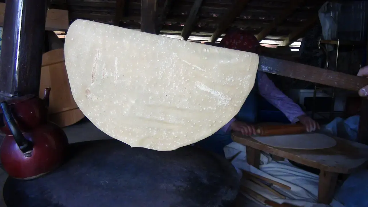 Akseki'de Kışlık Mesaisi: 120 Yumurtadan 30 Kilo Erişte 8
