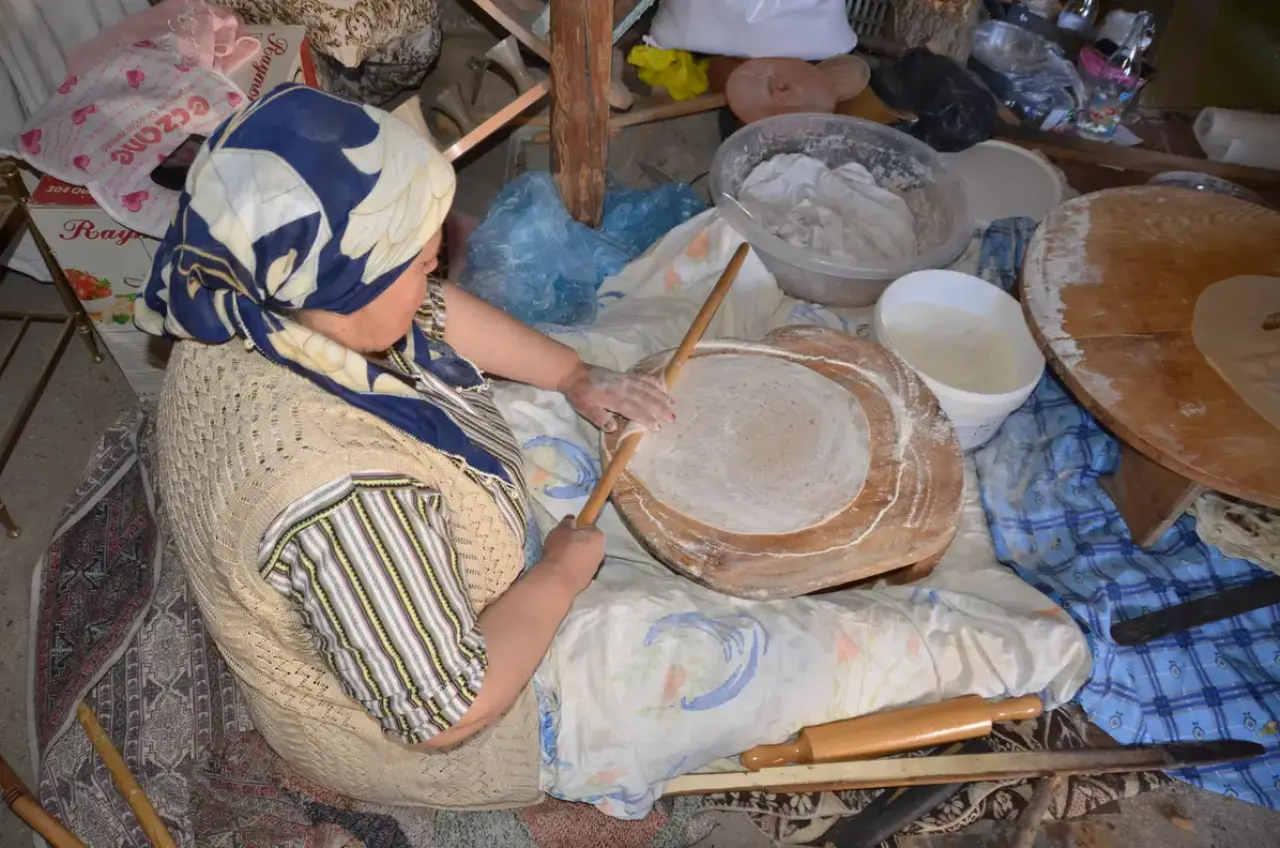 Akseki'de Kışlık Mesaisi: 120 Yumurtadan 30 Kilo Erişte 7