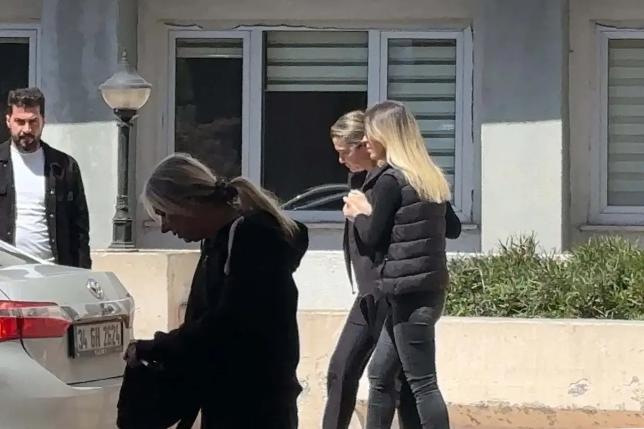 Antalya Belediyesi Genel Sekreteri Cansel Tuncer, tedavisinin ardından emniyete götürüldü - Evrensel