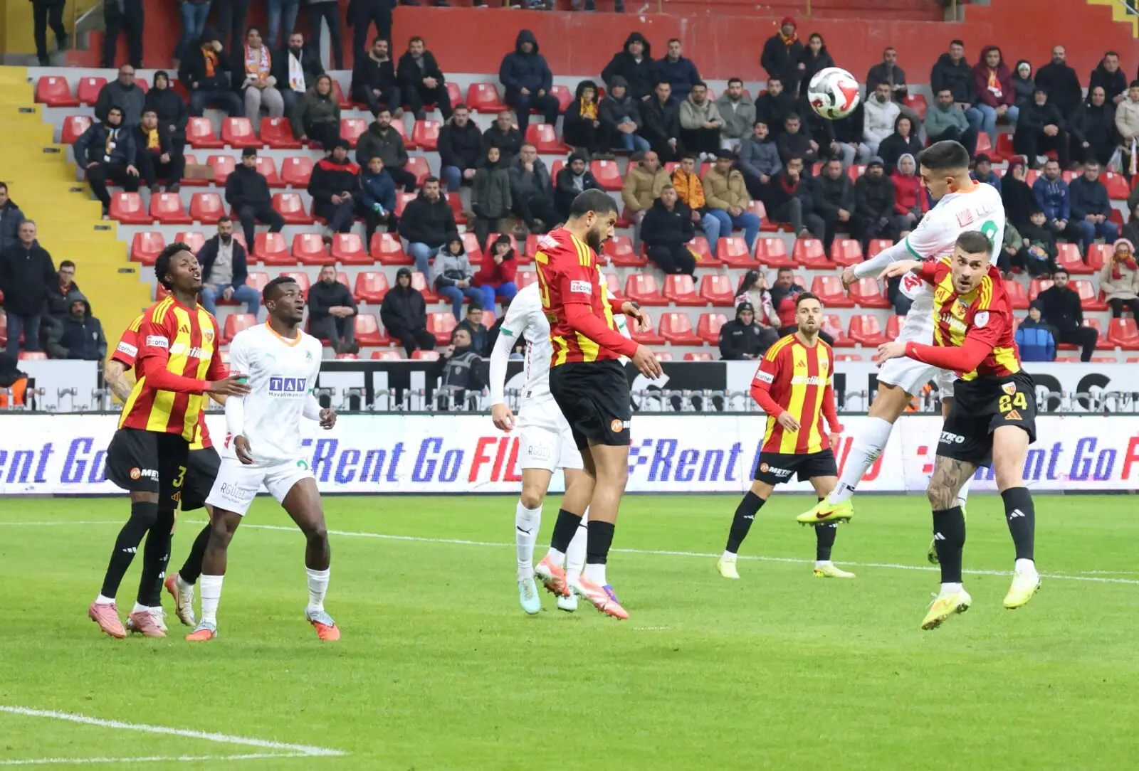 Alanyaspor Kayseri'den de beraberlikle döndü 0-0 - Antalya Gündem Gazetesi  | Son Dakika Antalya Haberleri