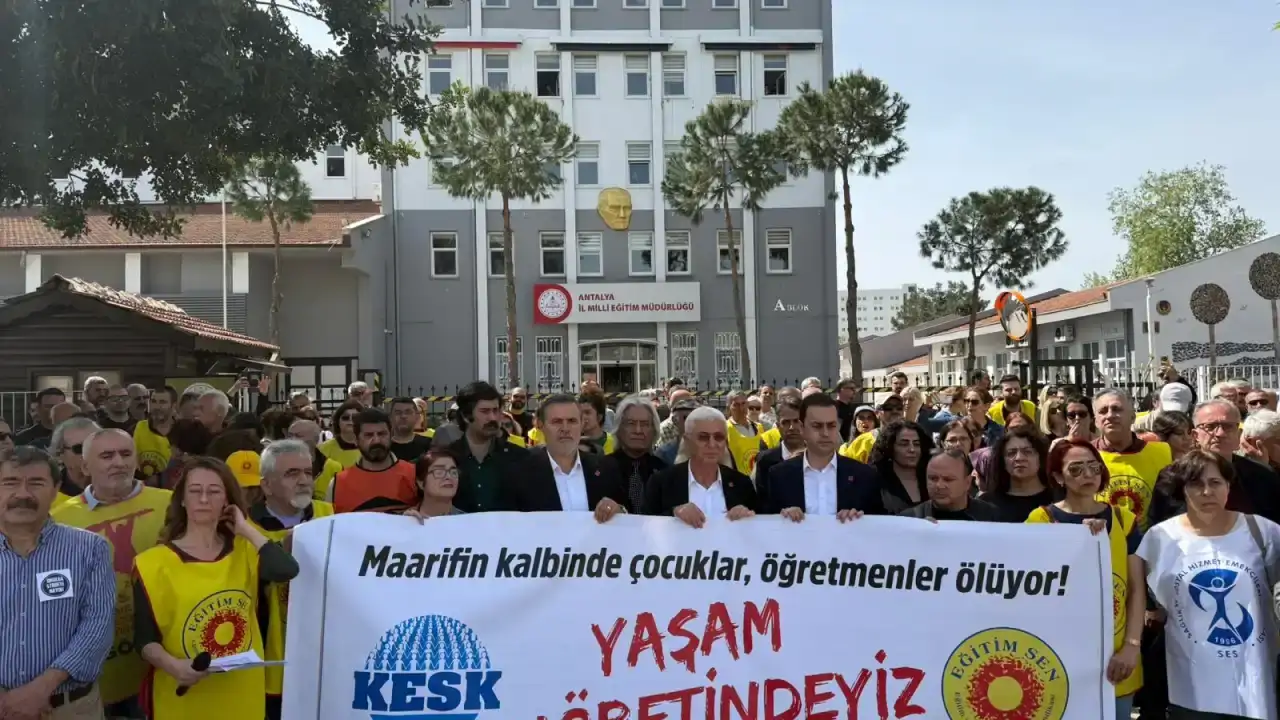 antalyada-egitim-isyani-sisteminiz-cokuyor-cocuklarimiz-oluyor