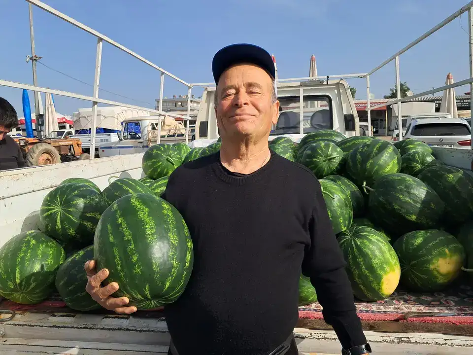 antalyada-yilin-ilk-yerli-karpuzu-tezgahta