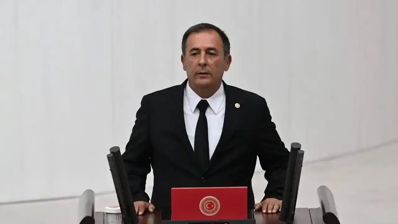 chp-antalya-milletvekili-erdem-bakan-tekini-istifaya-cagirdi