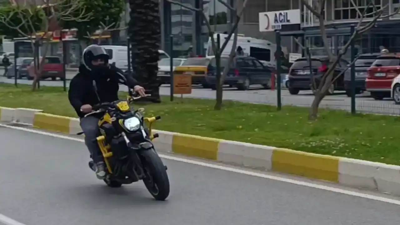 manavgatta-trafik-denetimlerinde-motosikletli-polislerin-uzerine-surup-kacti