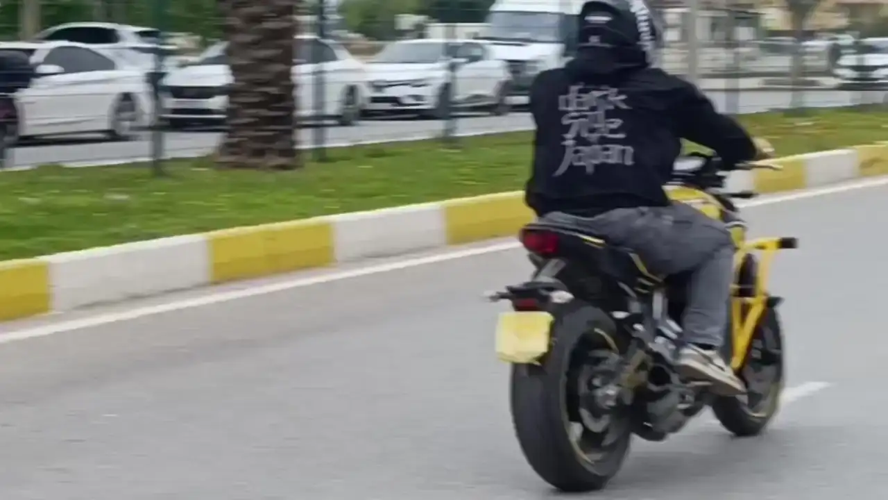 manavgatta-trafik-denetimlerinde-motosikletli-polislerin-uzerine-surup-kacti