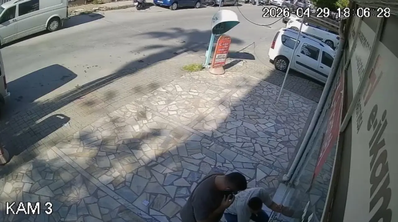 Alanya’da Yolda Bulduğu 700 Euro'yu Zabıtaya Teslim Etti! Harç Parası Sahibine Geri Döndü